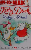 Book cover of Katy Duck Makes a Friend