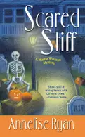 Book cover of Scared stiff