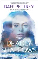 Book cover of The deadly shallows