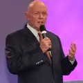 Photo of Stephen R. Covey
