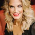 Photo of Melanie Harlow
