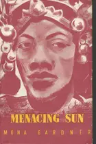 Book cover of The menacing sun