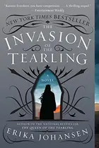 Book cover of The invasion of the Tearling