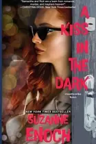 Book cover of Kiss in the Dark