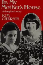 Book cover of In My Mothers House a Daughters Story