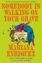 Book cover of Alguien camina sobre tu tumba