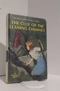 Book cover of The Clue of the Leaning Chimney